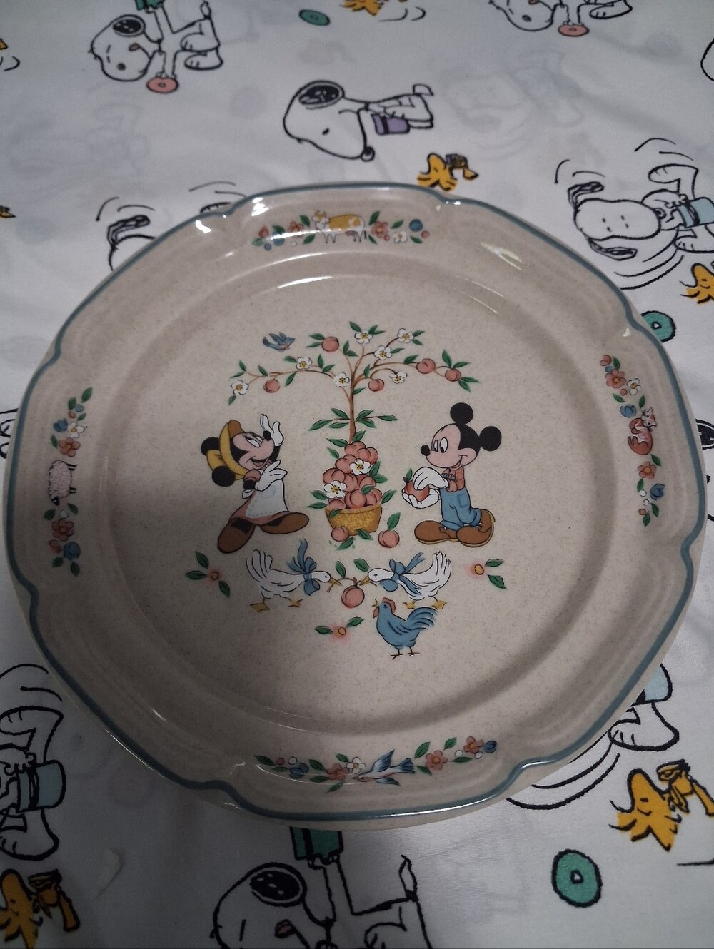 Vintage Disney Mickey Mouse Minnie Mouse Mickey's Country Peaches 9086 Plate